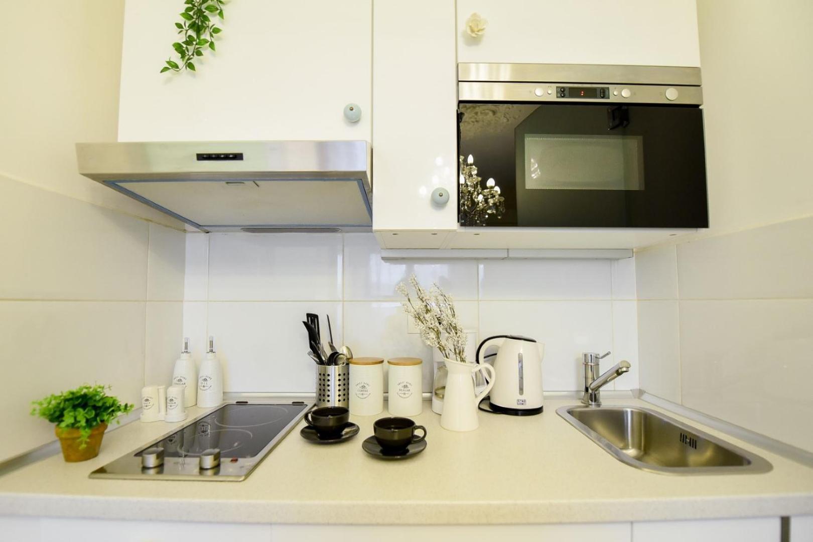 Cozy Studio Overlooking The Old Town Bukares Bagian luar foto